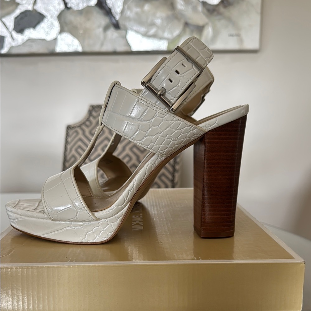 Michael Kors White Heels with T-Strap Design - Picture 4 of 7
